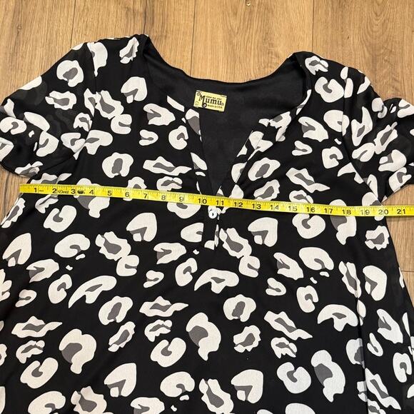 Show Me Your Mumu Blouse Black Gray Abstract Leopard Print Women’s L - Picture 5 of 7